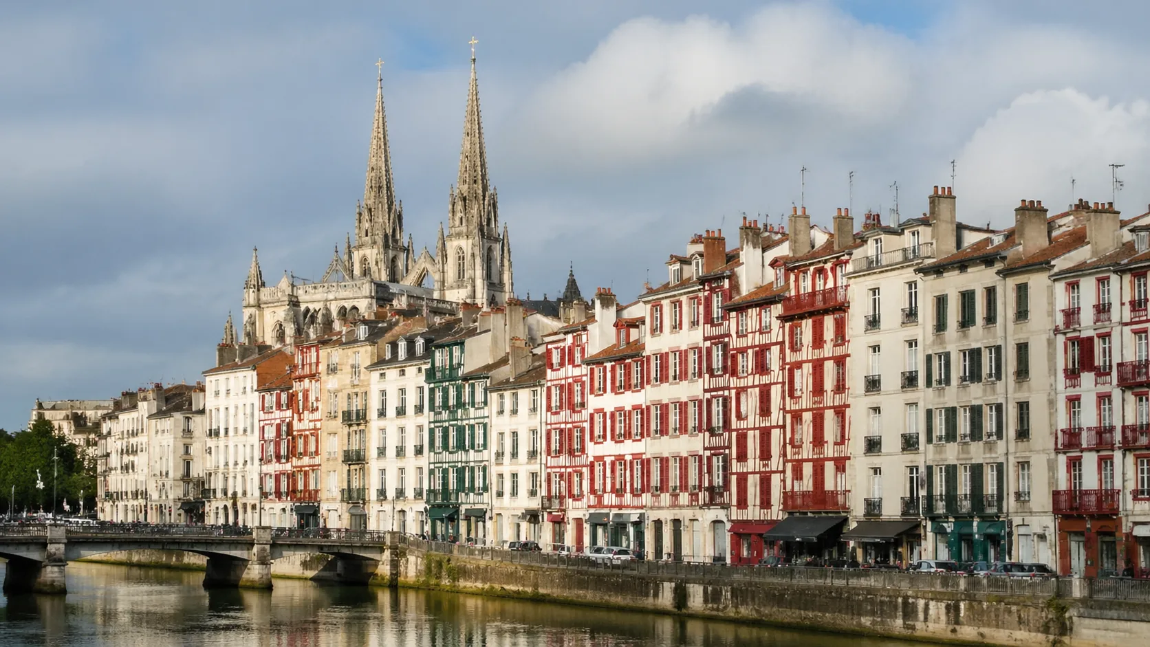 Vieille ville et cathédrale Sainte-Marie de Bayonne